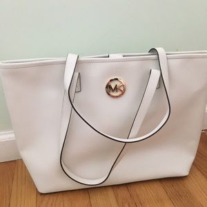 Michael Kors Tote Purse (comes with dust bag)